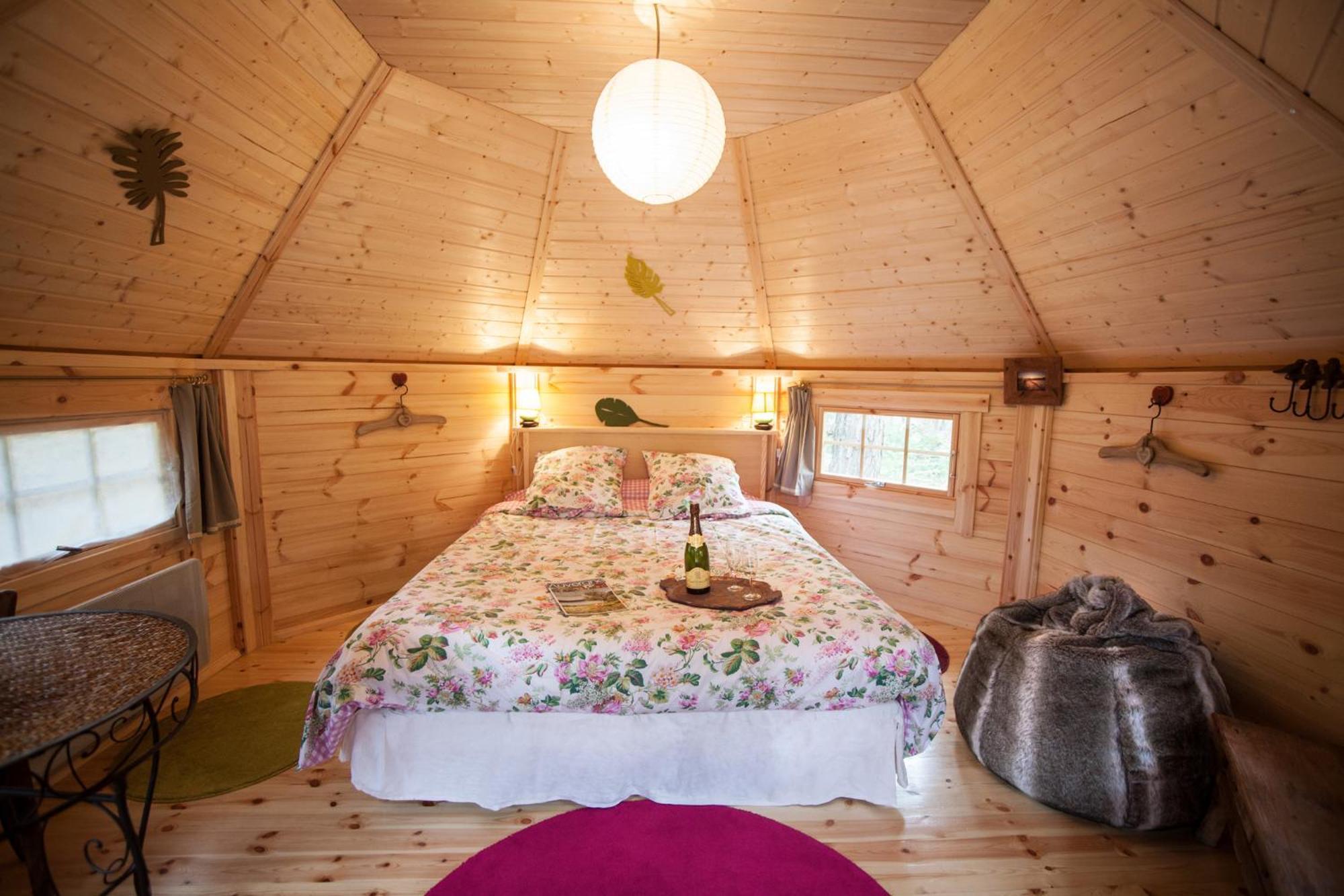 Bed and Breakfast La Roche Aux Fees Lapte Екстер'єр фото